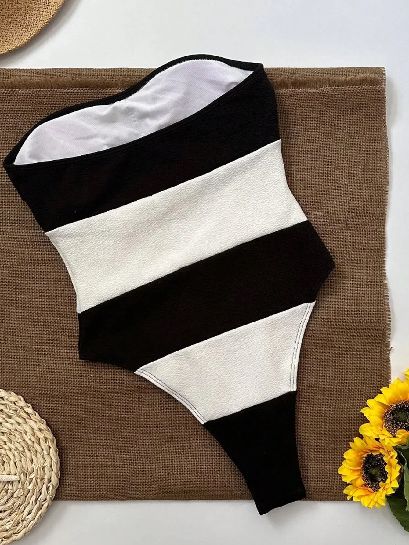 Off-Shoulder One-Piece Swimsuit with Contrast Stripe High-Leg